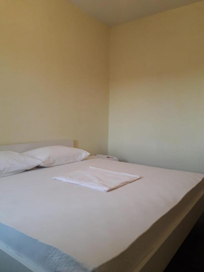 נאום Apartmani Jogunica מראה חיצוני תמונה