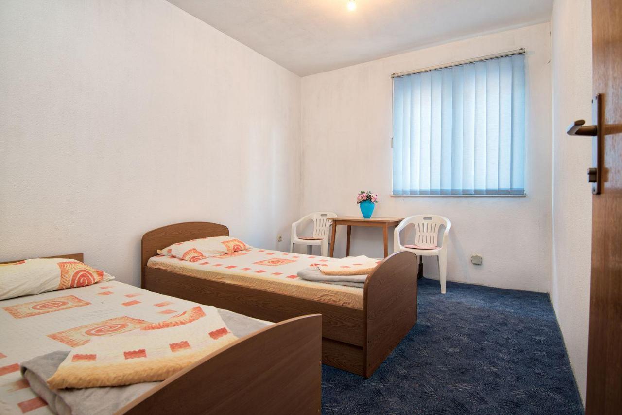 נאום Apartmani Jogunica מראה חיצוני תמונה
